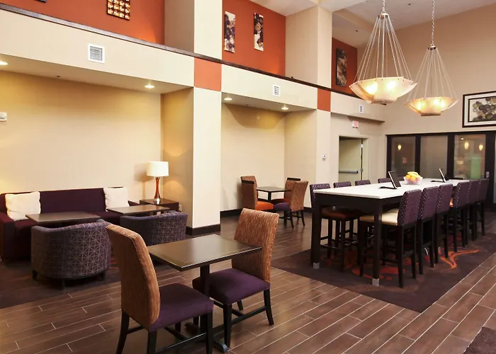 Hampton Inn & Suites Fargo Medical Center